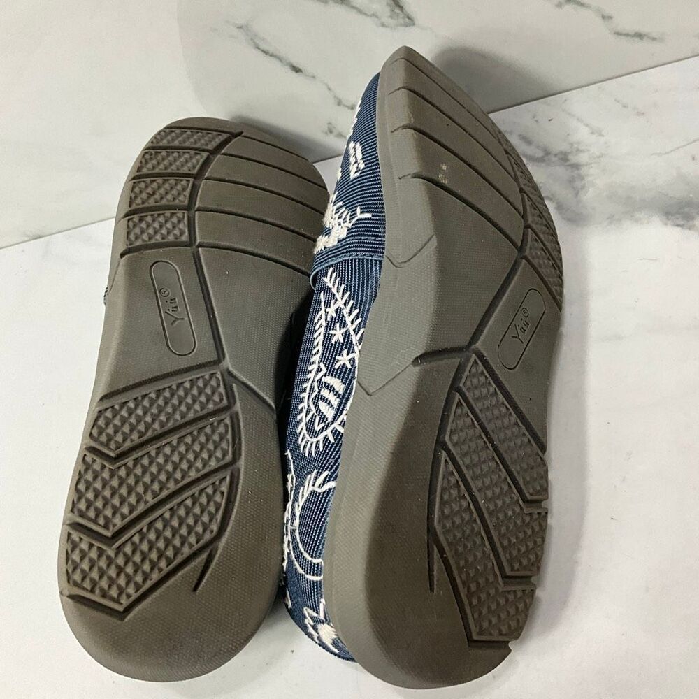 YUU Embroidered Slip on Shoes - Picture 4 of 6